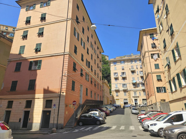 Appartamento in Vendita a Genova #3